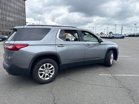Used 2020 Chevrolet Traverse LT w/ Driver Confidence II Package AWD/4WD image 2
