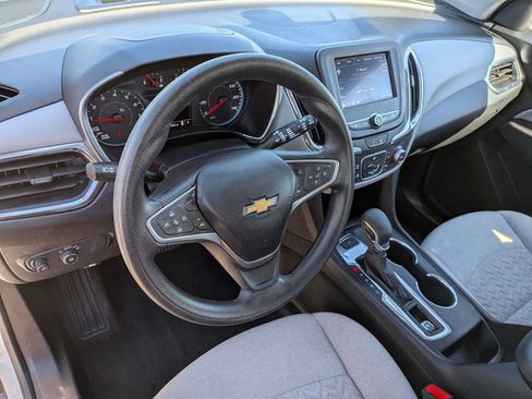 Used 2022 Chevrolet Equinox LS AWD/4WD image 13