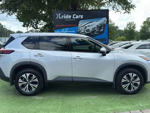 Used 2021 Nissan Rogue SV FWD image 8