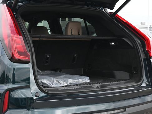 Used 2024 Cadillac XT4 Premium Luxury w/ Cold Weather Package FWD image 22