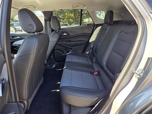 Certified 2025 Chevrolet Trax LT w/ LT Convenience Package image 13