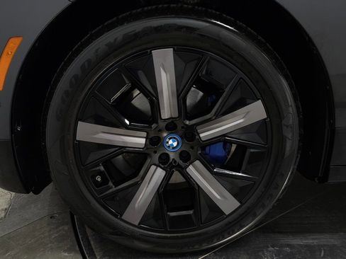 Used 2023 BMW iX xDrive50 w/ Premium Package image 14