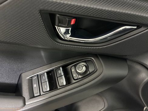 Certified 2025 Subaru Crosstrek 2.5i Limited w/ Crosstrek Mirror Package image 15