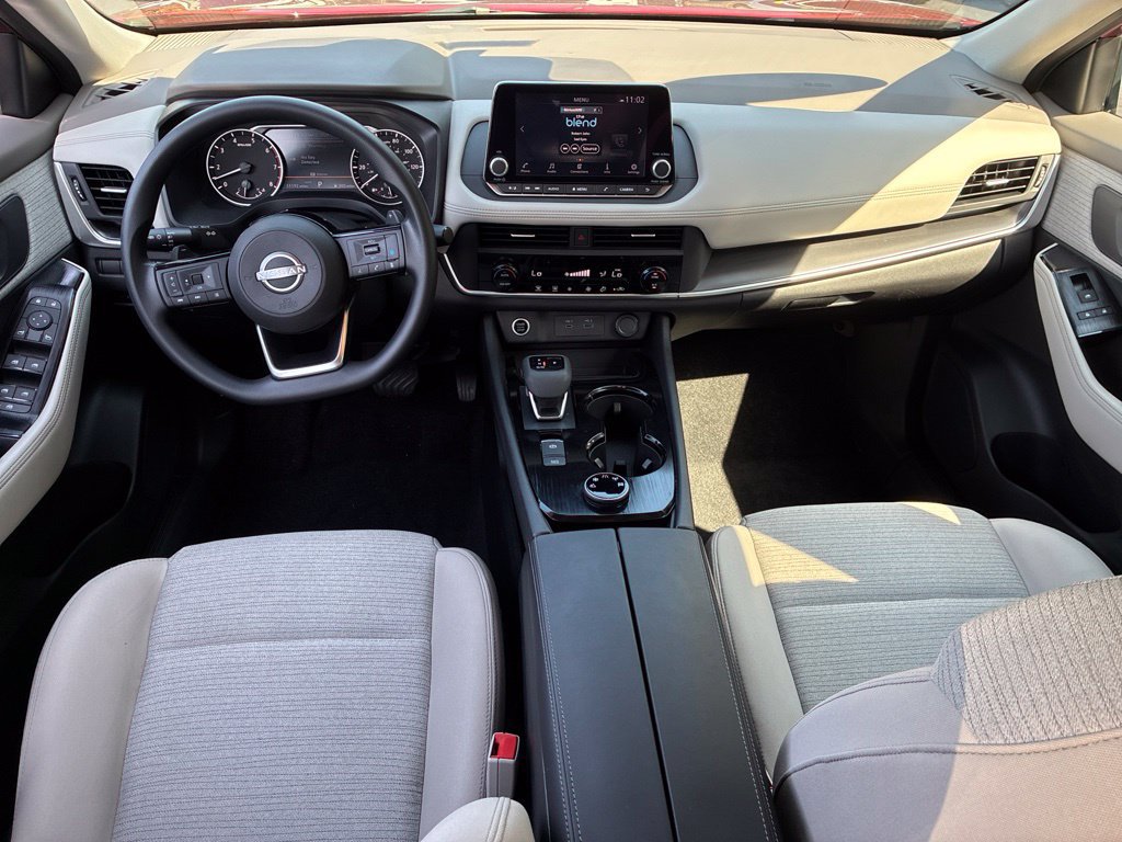 Used 2023 Nissan Rogue SV AWD/4WD image 27