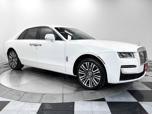 Used 2021 Rolls-Royce Ghost image 3
