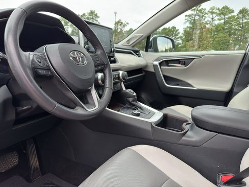 Used 2022 Toyota RAV4 Limited image 25