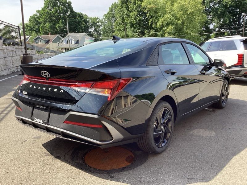 New 2026 Hyundai Elantra Sport FWD image 8