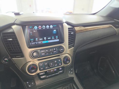 Used 2017 GMC Yukon Denali w/ Open Road Package AWD/4WD image 36