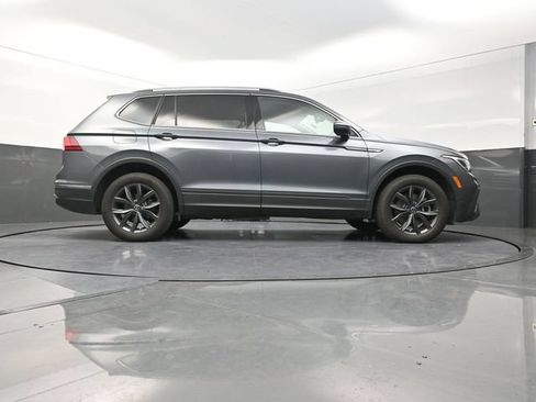 Used 2024 Volkswagen Tiguan SE AWD/4WD image 38