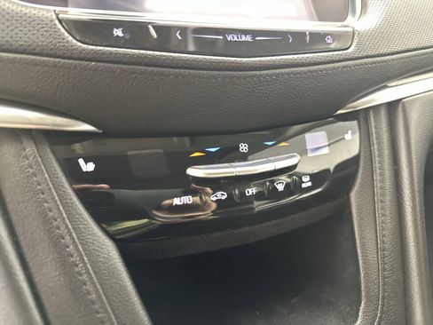 Used 2018 Cadillac XT5 Luxury w/ Driver Awareness Package image 19