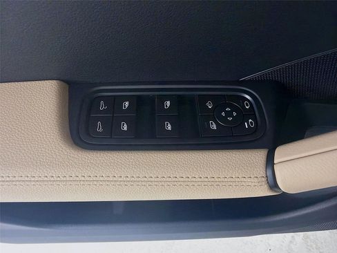New 2026 Porsche Cayenne Coupe AWD/4WD image 8