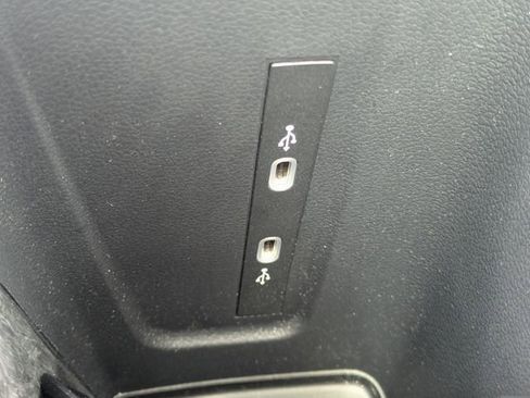 Used 2026 Volkswagen Tiguan SE FWD image 23