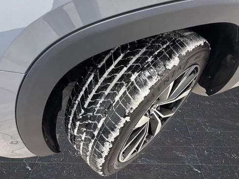 Used 2024 Volkswagen Atlas Cross Sport SEL Premium R-Line image 39