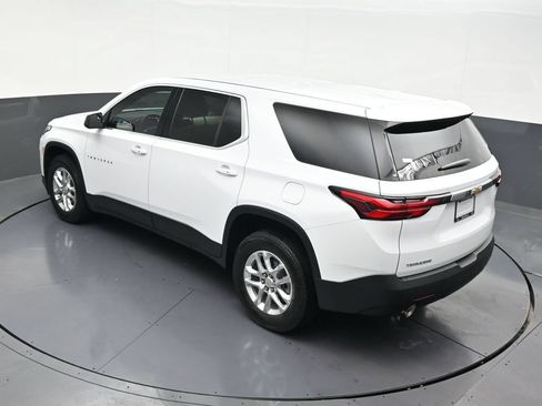 Used 2023 Chevrolet Traverse LS FWD image 19