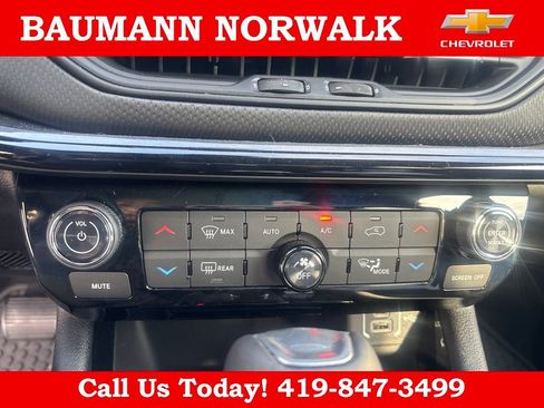 Used 2026 Jeep Compass Latitude w/ Sun and Sound Group AWD/4WD image 28