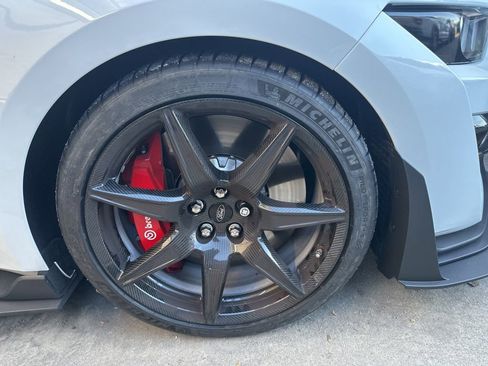 Used 2019 Ford Mustang Shelby GT350R w/ GT350R Equipment Group 920A image 6