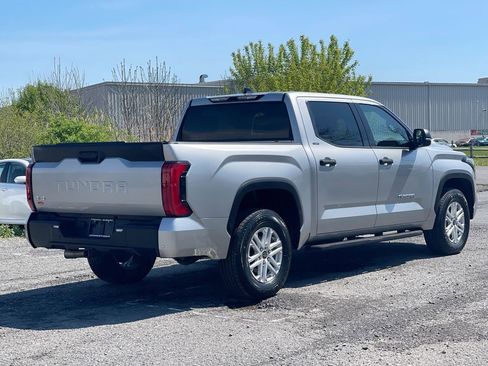 Certified 2022 Toyota Tundra SR5 w/ SR5 Convenience Package AWD/4WD image 14