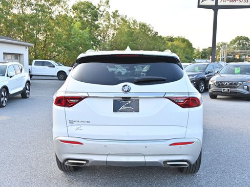 Used 2024 Buick Enclave Premium image 9