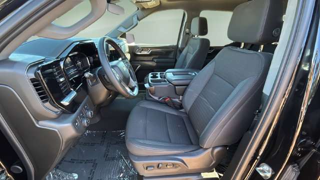 Used 2024 Chevrolet Silverado 1500 LT AWD/4WD image 18