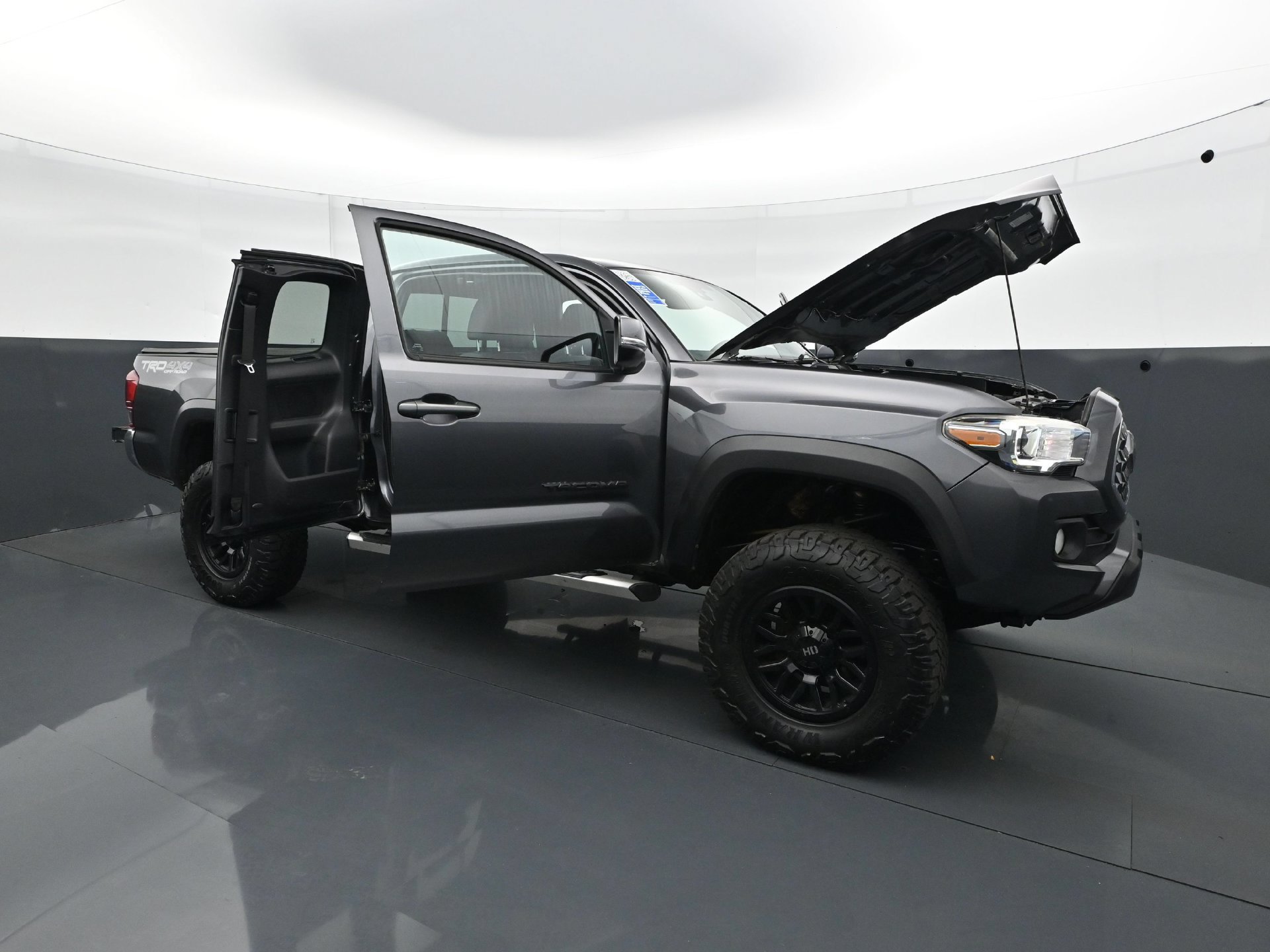 Used 2019 Toyota Tacoma TRD Off-Road AWD/4WD image 35