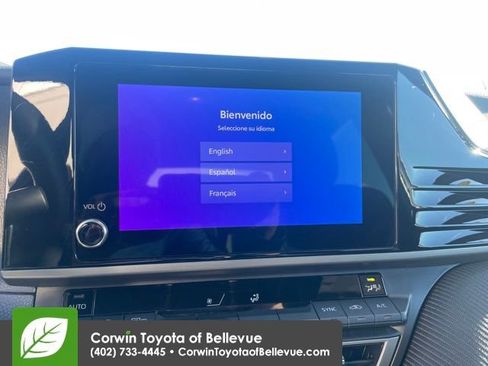 Used 2025 Toyota Camry SE image 18