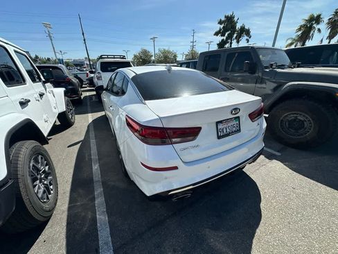 Used 2020 Kia Optima S FWD image 4