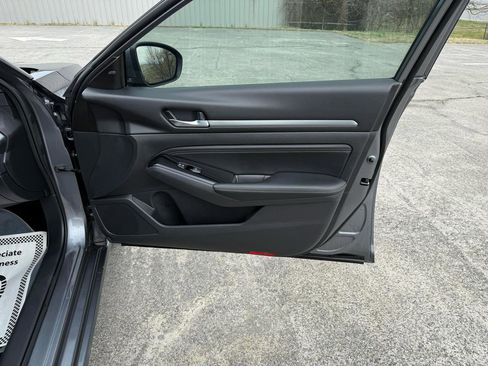 Used 2020 Nissan Altima 2.5 Platinum image 23