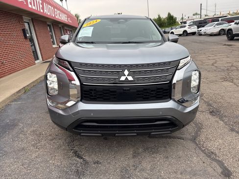 Used 2024 Mitsubishi Outlander SE image 8