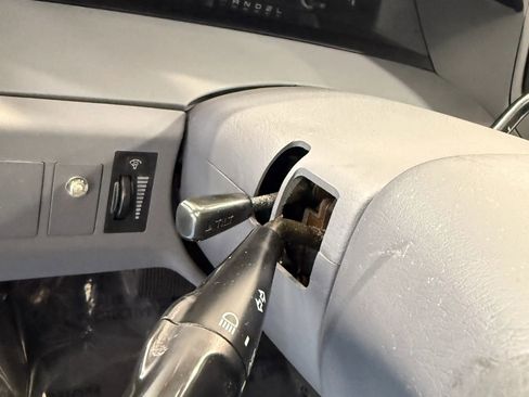 Used 1995 Toyota Previa DX image 40