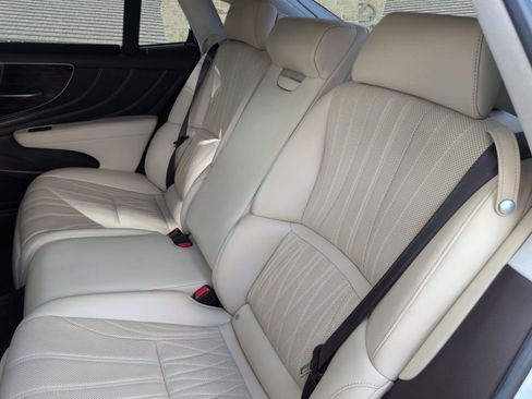 Used 2018 Lexus LS 500h w/ Luxury Package RWD image 18