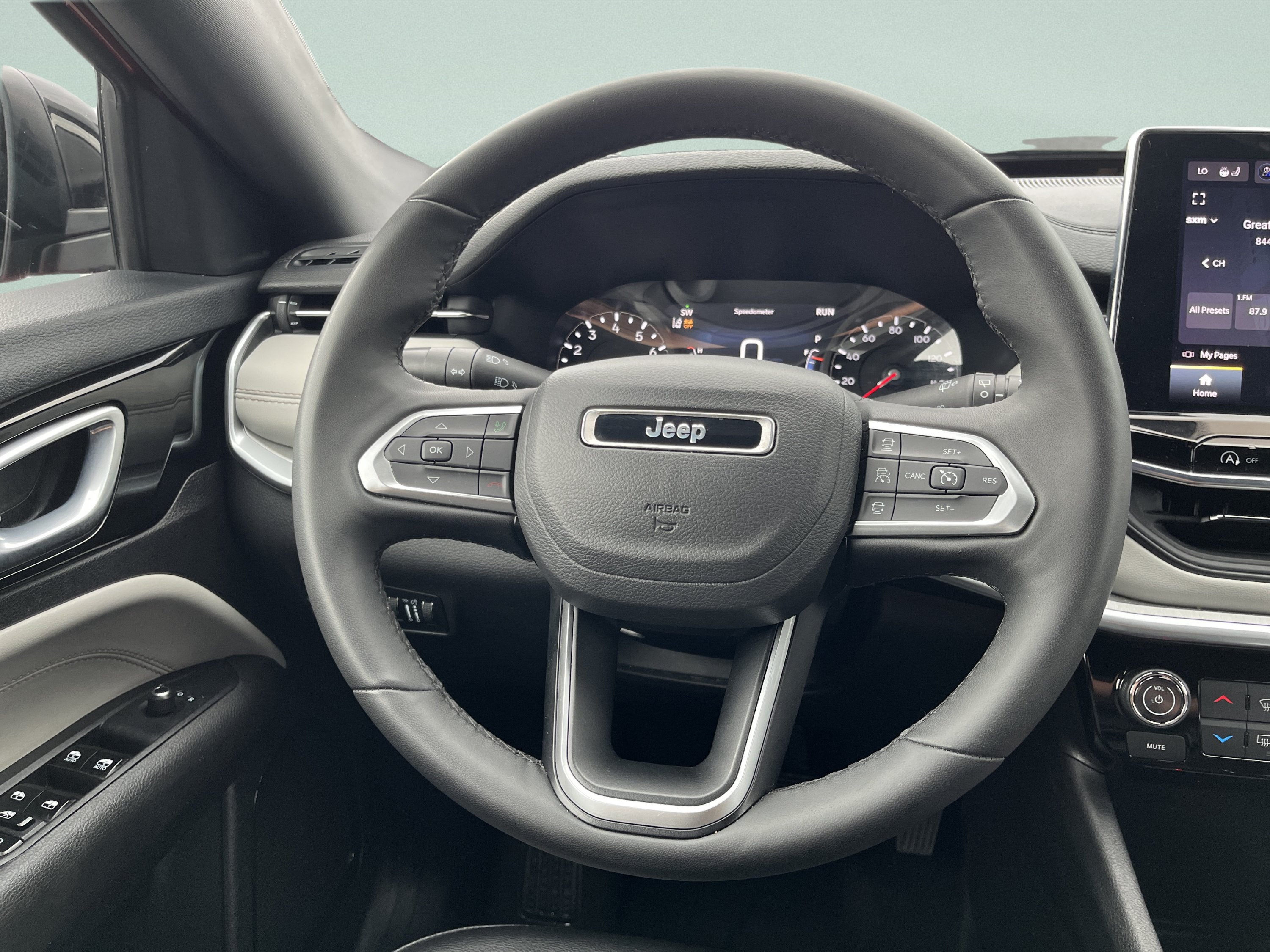 Used 2025 Jeep Compass Limited AWD/4WD image 25