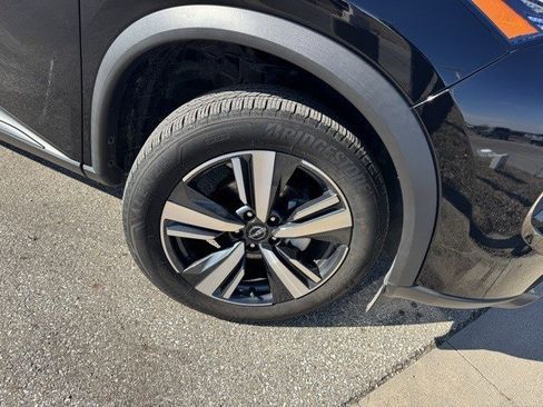 Used 2024 Nissan Rogue SL w/ SL Premium Package image 38