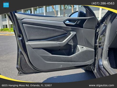 Used 2019 Volkswagen Jetta R-Line w/ R-Line Cold Weather Package FWD image 11