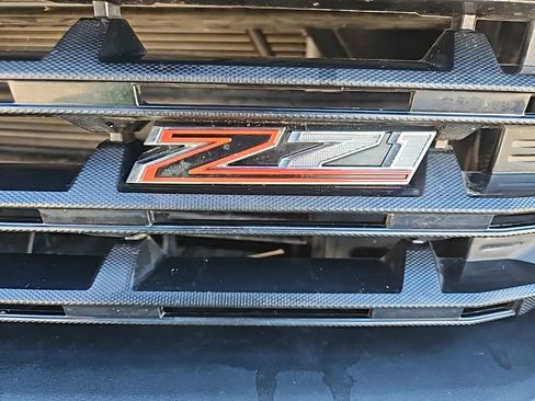 Used 2020 Chevrolet Silverado 1500 LT Trail Boss image 14