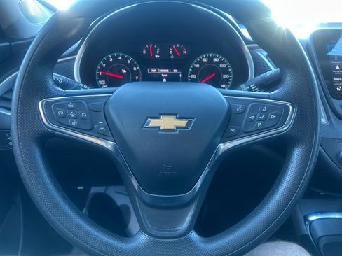 Used 2025 Chevrolet Malibu LT image 8