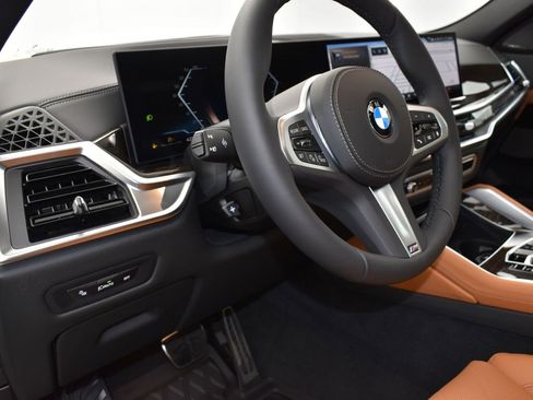 New 2026 BMW X6 xDrive40i w/ Climate Comfort Package image 12