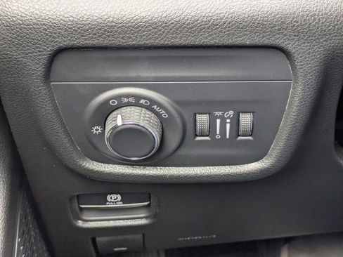 New 2026 Jeep Grand Cherokee Altitude AWD/4WD image 17