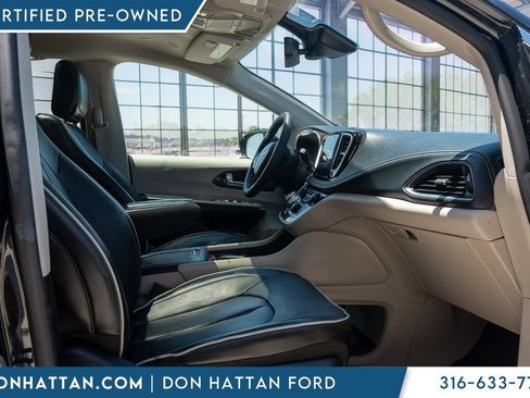 Used 2023 Chrysler Pacifica Limited FWD image 22