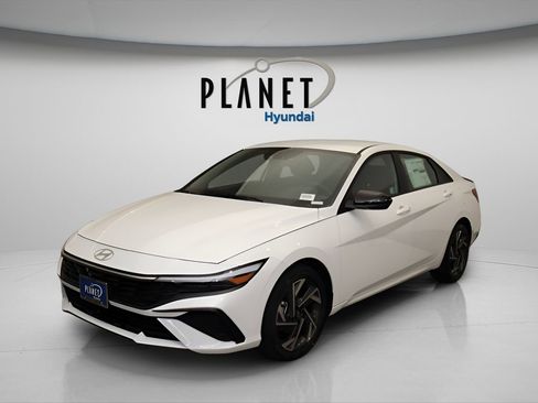 New 2026 Hyundai Elantra Sport image 2