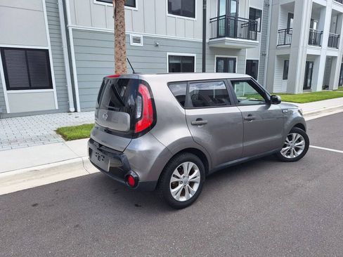 Used 2016 Kia Soul + FWD image 6