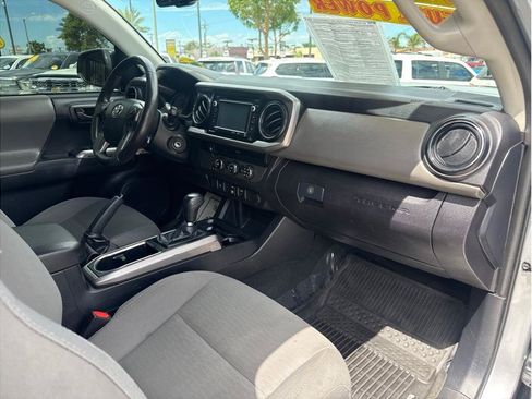 Used 2018 Toyota Tacoma SR5 RWD image 25