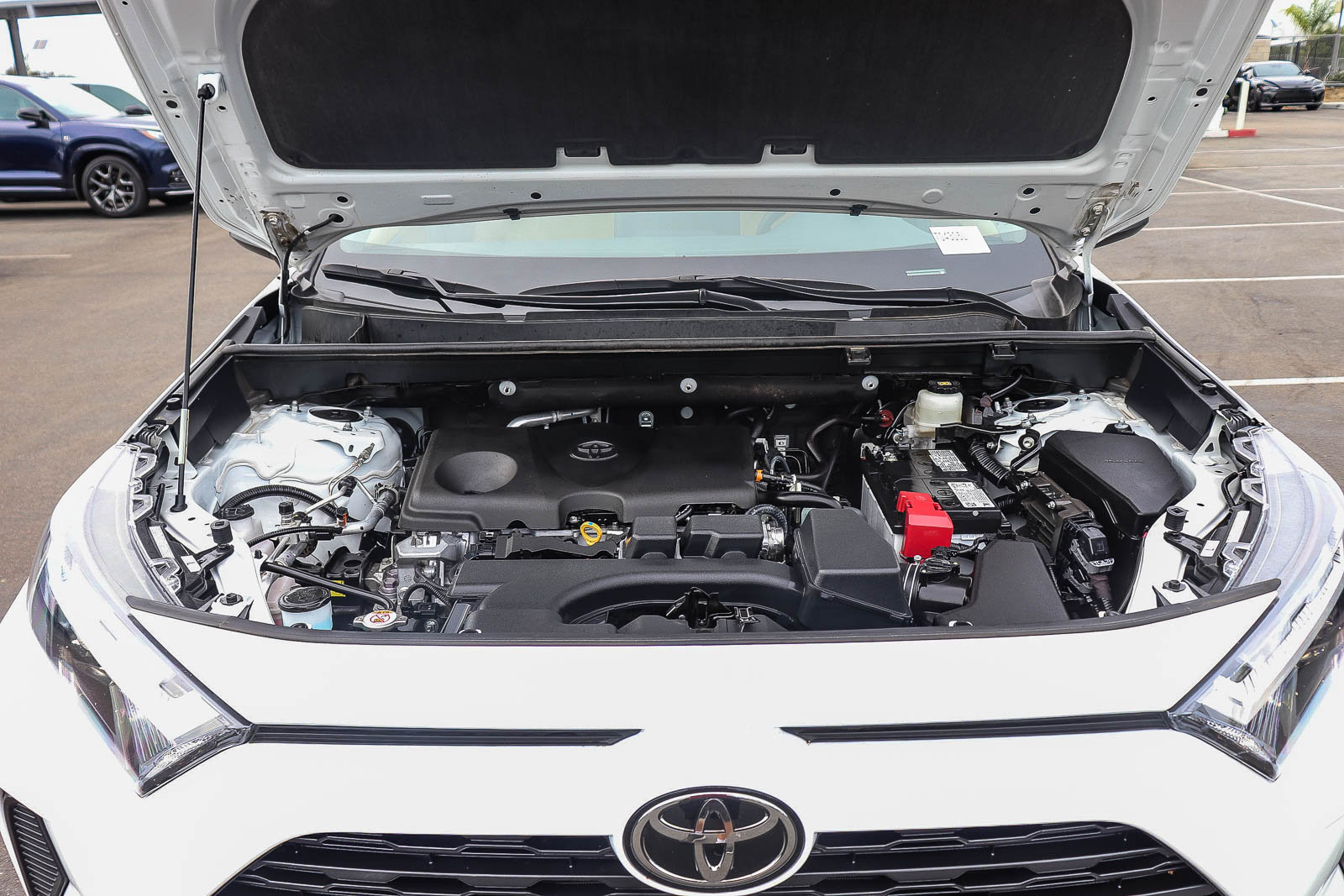 Used 2025 Toyota RAV4 LE FWD image 32