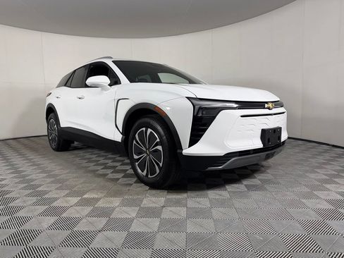 Used 2024 Chevrolet Blazer EV LT AWD/4WD image 4