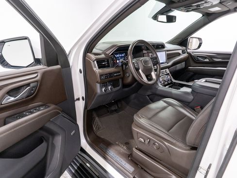 Used 2021 GMC Yukon Denali AWD/4WD image 13