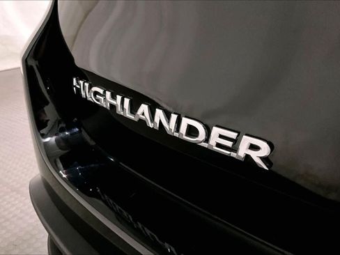 Used 2019 Toyota Highlander SE AWD/4WD image 9