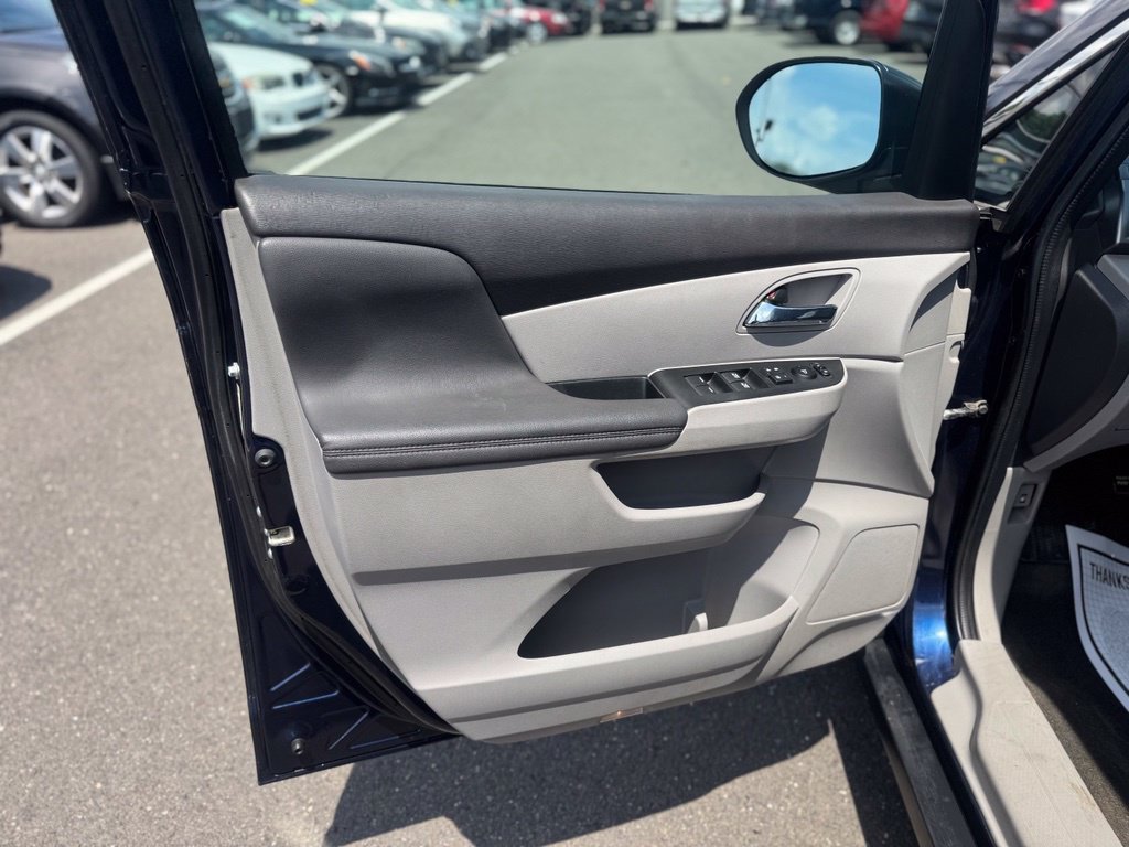 Used 2015 Honda Odyssey LX image 29