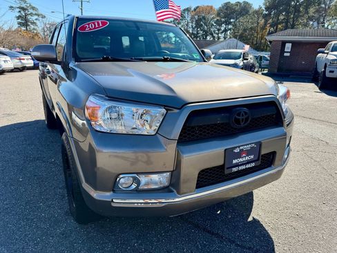 Used 2011 Toyota 4Runner SR5 image 7