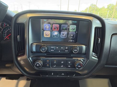 Used 2019 Chevrolet Silverado 1500 LT AWD/4WD image 16