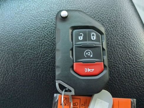 Used 2022 Jeep Wrangler Unlimited Sport image 35