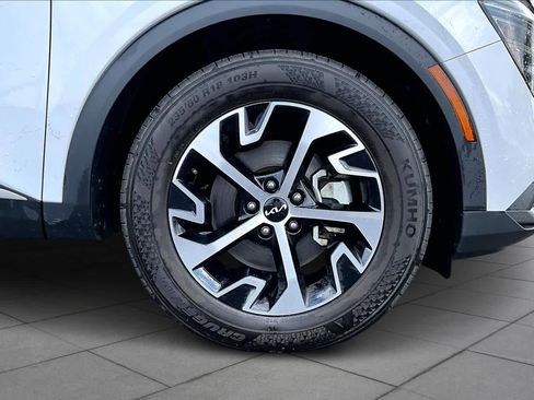 Used 2024 Kia Sportage EX image 11